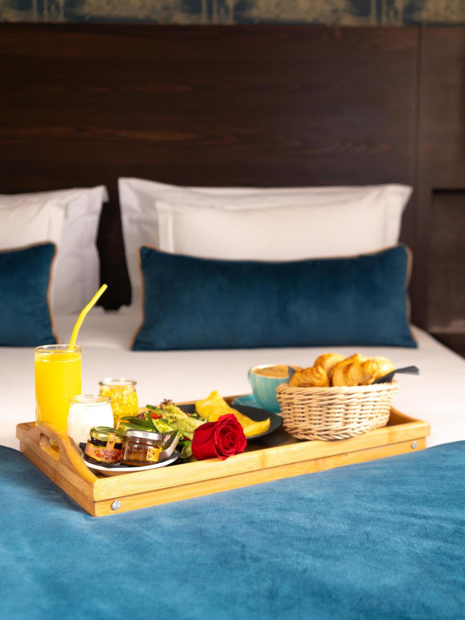 Fourteen Hotel Ain Sebaa カサブランカ エクステリア 写真
