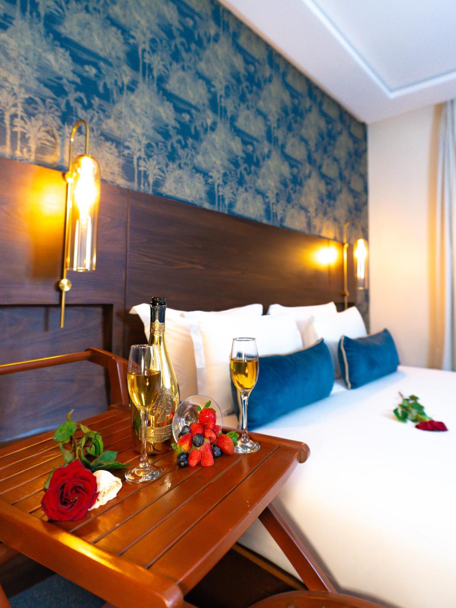 Fourteen Hotel Ain Sebaa カサブランカ エクステリア 写真